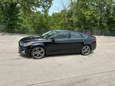 Used 2020 Ford Fusion Titanium FWD image 13