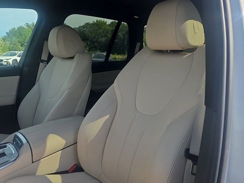Used 2019 BMW X5 xDrive40i w/ Premium Package 2 AWD/4WD image 13