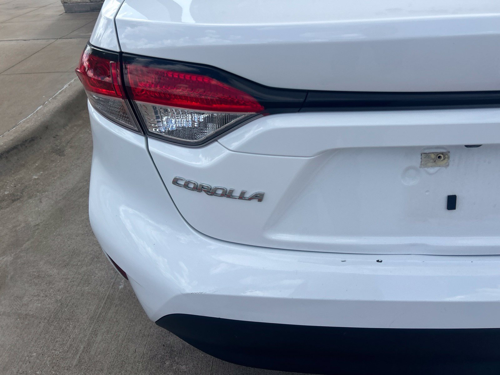 Used 2025 Toyota Corolla LE FWD image 12