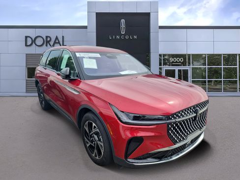 Certified 2025 Lincoln Nautilus Premier AWD/4WD image 1