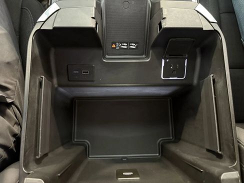 Used 2025 Chevrolet Silverado 1500 LT AWD/4WD image 42