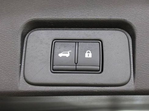 Certified 2026 Nissan Rogue SV FWD image 29