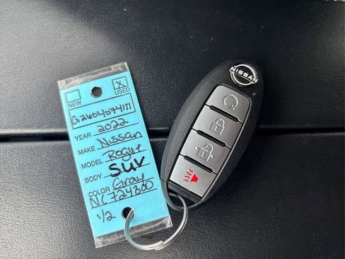 Used 2022 Nissan Rogue SV image 36