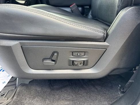 Used 2017 RAM 1500 Laramie AWD/4WD image 18