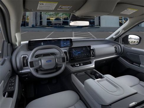 New 2026 Ford Expedition Active image 9