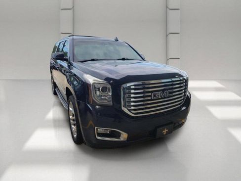 Used 2017 GMC Yukon XL SLT w/ Premium Edition RWD image 3