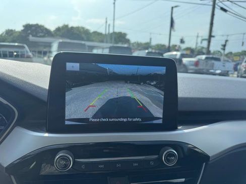 Used 2022 Ford Escape SE image 10