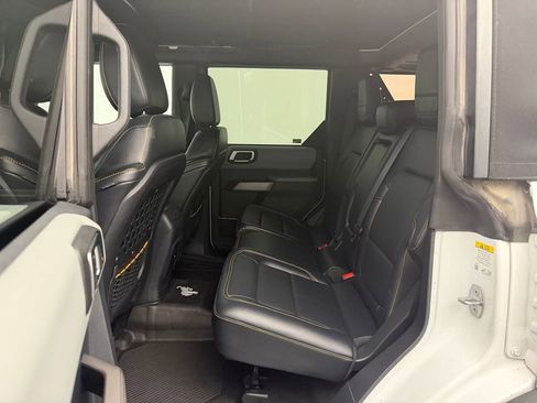 Used 2021 Ford Bronco Badlands w/ Sasquatch Package image 12