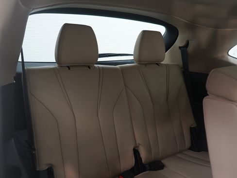 Used 2023 Acura MDX SH-AWD image 11