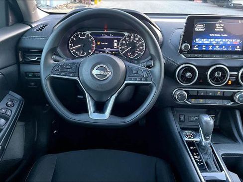 Certified 2025 Nissan Sentra SV image 5