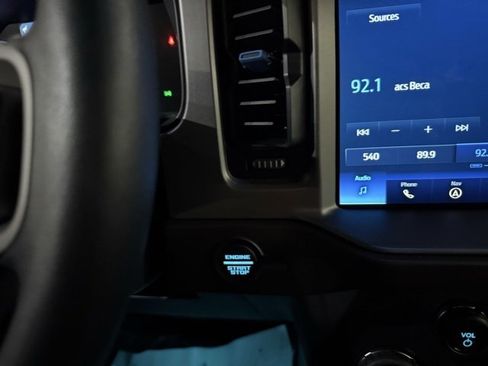 Used 2022 Ford Bronco Outer Banks image 18