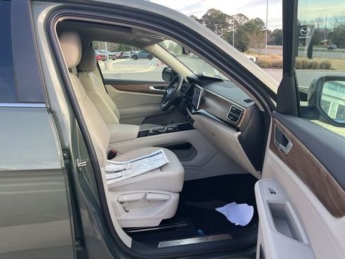 New 2026 Volkswagen Atlas SE image 32