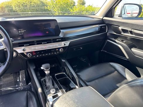 Used 2023 Kia Telluride LX FWD image 10