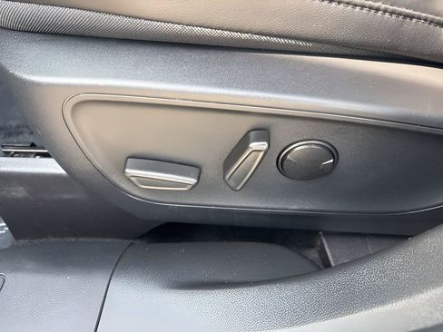 Used 2025 Ford Escape ST-Line image 10