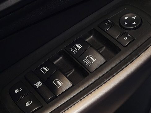 Used 2019 Jeep Cherokee Latitude Plus FWD image 27