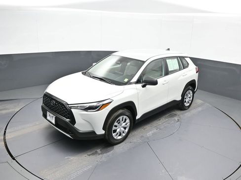 Used 2023 Toyota Corolla Cross L image 33