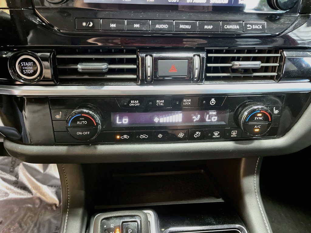 Used 2024 Nissan Pathfinder SL w/ SL Premium Package AWD/4WD image 16