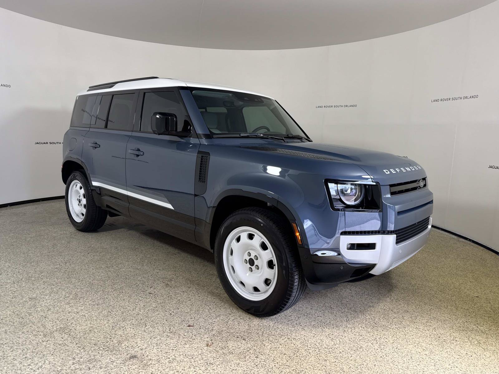 New 2026 Land Rover Defender 110 X-Dynamic SE AWD/4WD image 7
