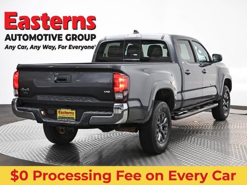 Used 2020 Toyota Tacoma SR5 AWD/4WD image 5
