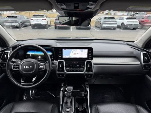 Used 2023 Kia Sorento SX image 26