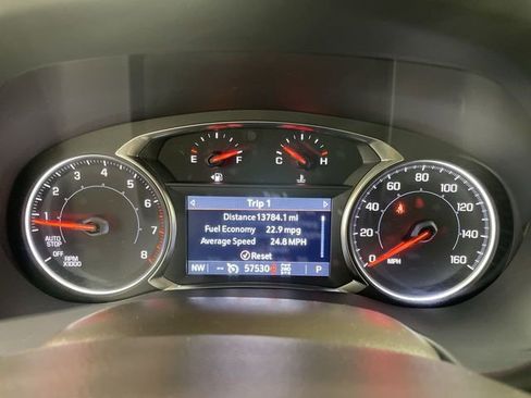 Used 2023 GMC Acadia SLT image 15