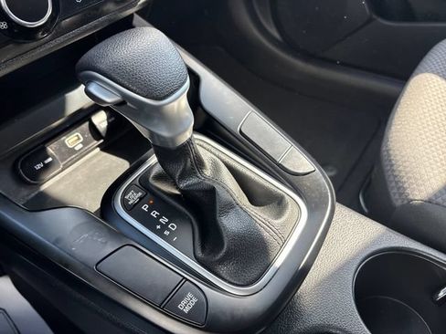 Used 2024 Kia Soul LX w/ Option Group 015 FWD image 17