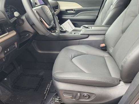 New 2026 Toyota Grand Highlander Limited FWD image 12