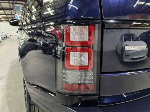 Used 2017 Land Rover Range Rover Autobiography image 17