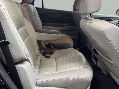Used 2017 Honda Pilot Elite image 8