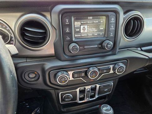 Certified 2018 Jeep Wrangler Unlimited Sport S AWD/4WD image 19
