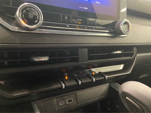 Used 2024 Chevrolet Colorado Trail Boss image 34