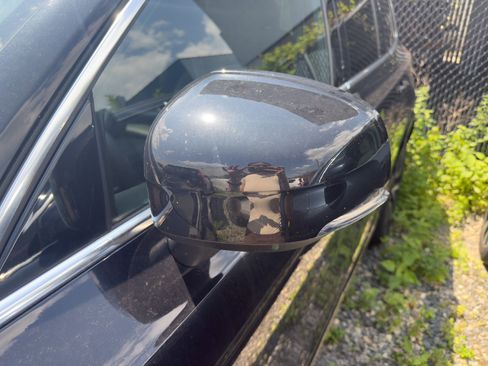 Certified 2022 Volvo XC90 T6 Momentum w/ Climate Package image 7