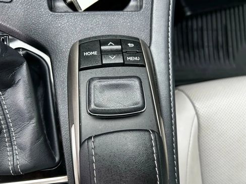 Used 2018 Lexus ES 350 w/ Navigation System Package image 27