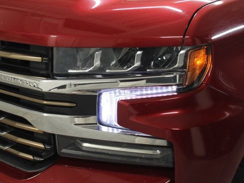 Used 2019 Chevrolet Silverado 1500 High Country w/ Technology Package image 7