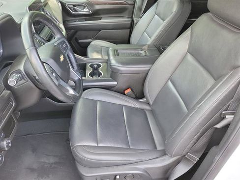 Used 2024 Chevrolet Tahoe LT RWD image 3