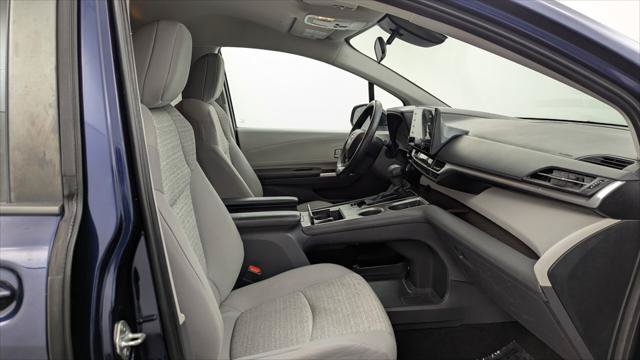Used 2023 Toyota Sienna LE FWD image 22