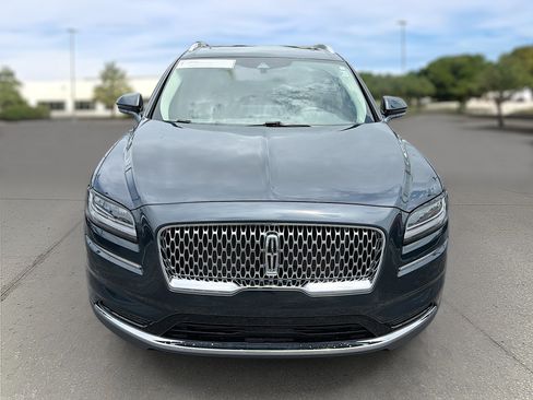 Certified 2023 Lincoln Nautilus Reserve FWD image 2