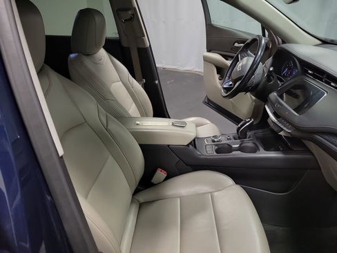 Used 2020 Cadillac XT4 Premium Luxury AWD/4WD image 21