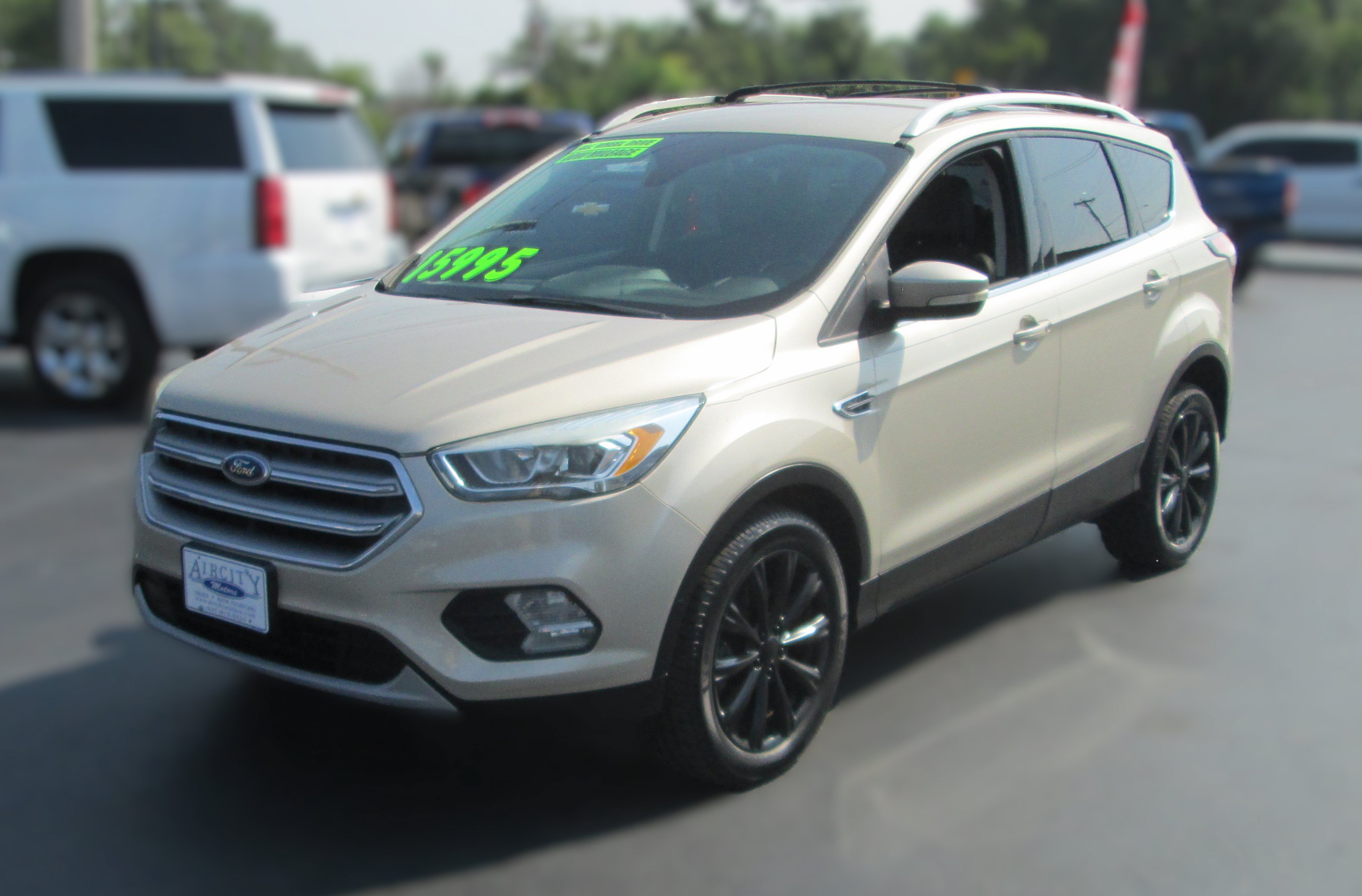 Used 2017 Ford Escape Titanium AWD/4WD image 2