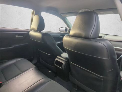 Used 2017 Toyota Camry SE image 19
