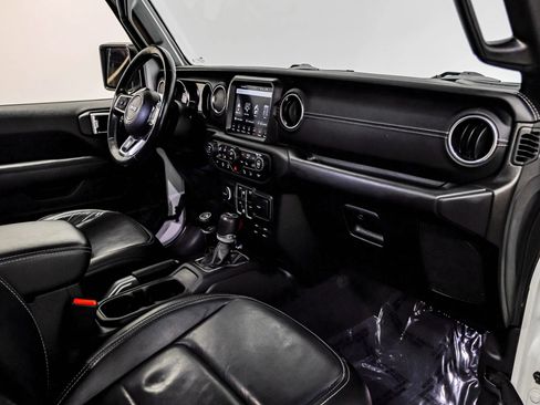 Used 2019 Jeep Wrangler Unlimited Sahara w/ Quick Order Package 24M Moab image 7