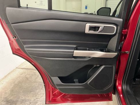 Used 2022 Ford Explorer XLT w/ Equipment Group 202A image 23