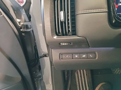 New 2026 Nissan Pathfinder Platinum image 22