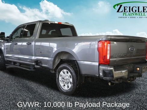 Used 2023 Ford F250 XLT image 2