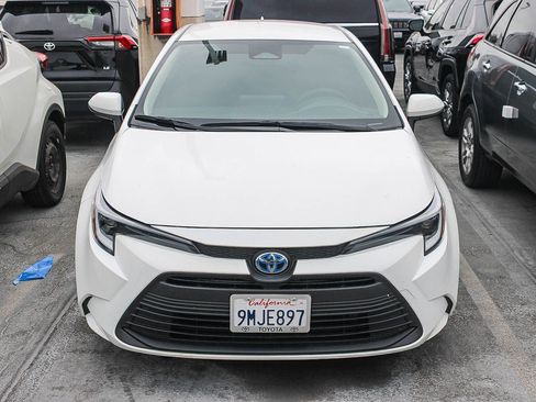 Used 2024 Toyota Corolla LE FWD image 3