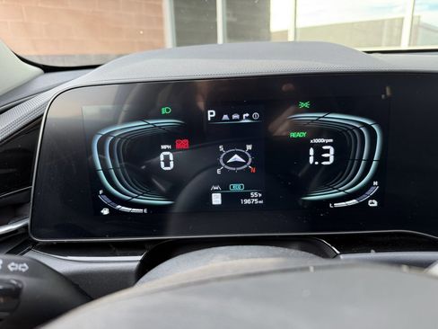 Used 2024 Kia Niro EX image 19