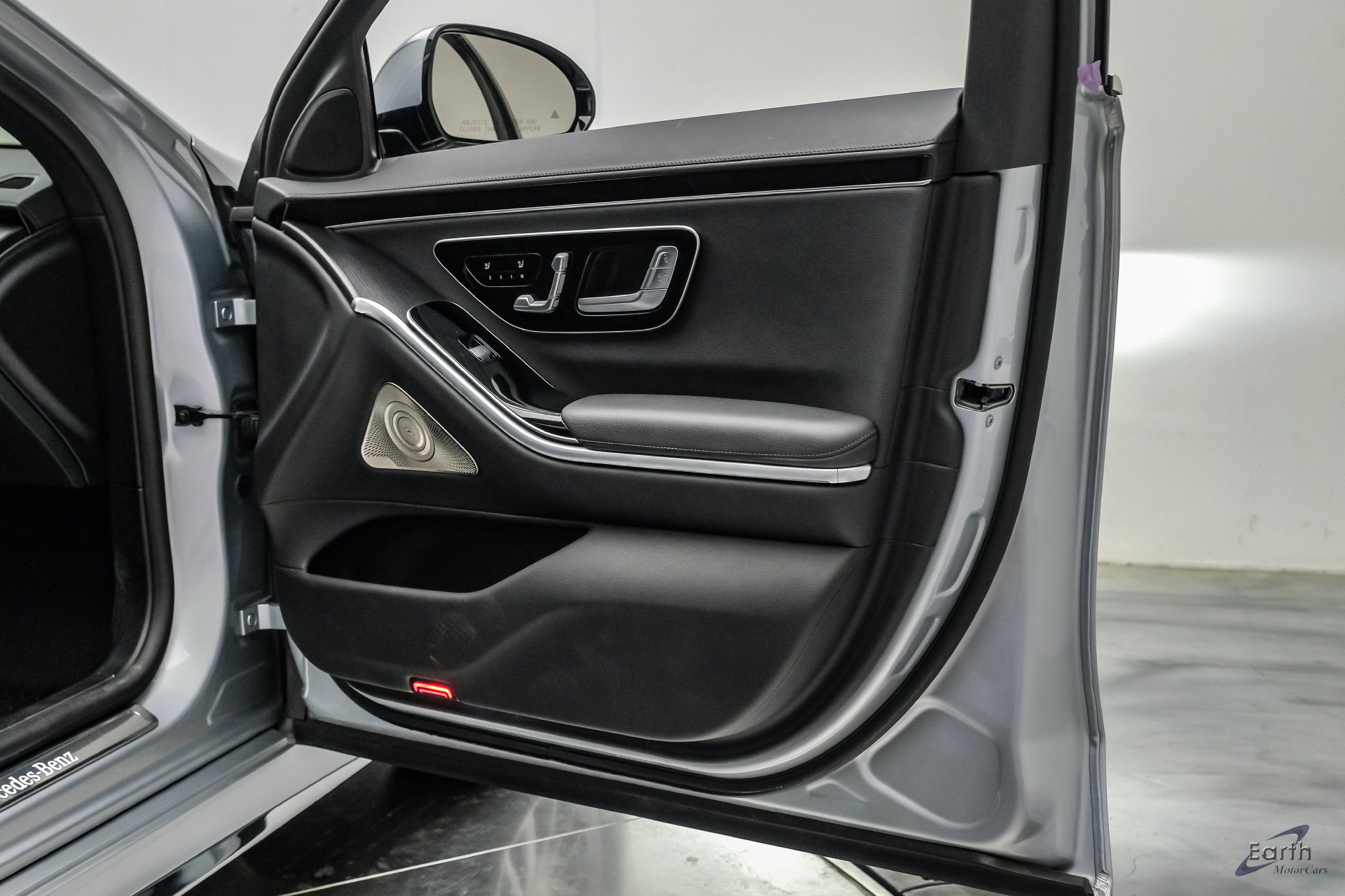 Used 2022 Mercedes-Benz S 580 4MATIC Sedan w/ AMG Line Package image 94