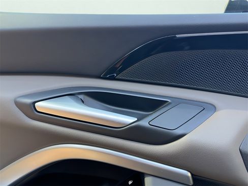 Used 2025 Audi Q5 Premium w/ Convenience Package image 36