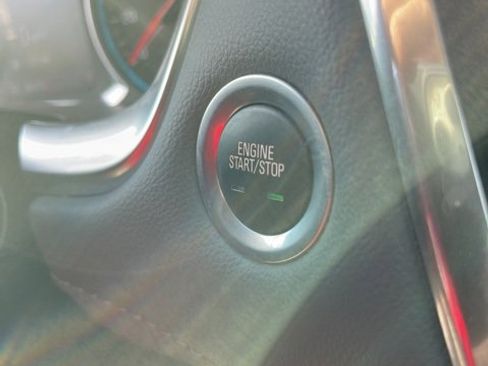 Used 2020 Chevrolet Traverse Premier image 23