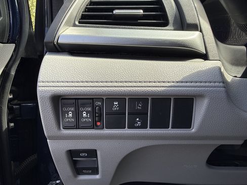Used 2019 Honda Odyssey EX image 14